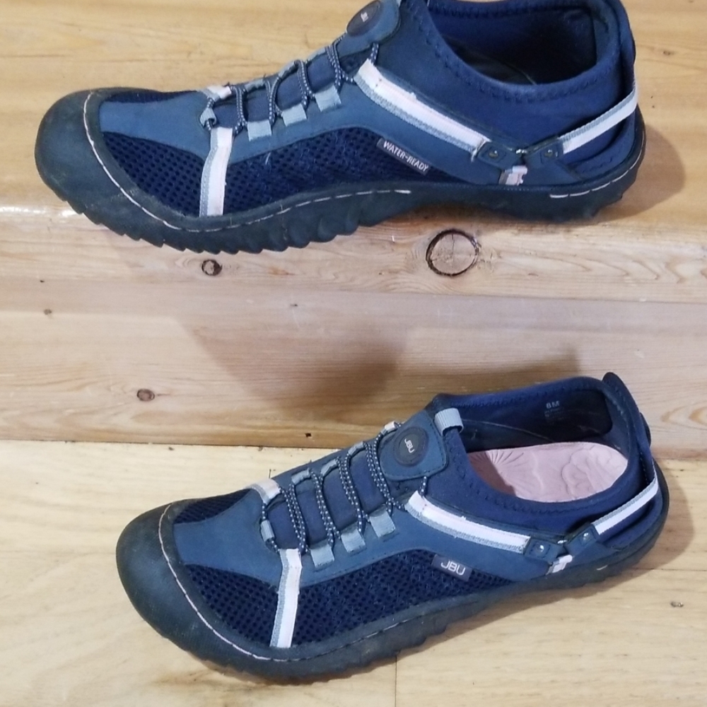 JBU slip on shoes